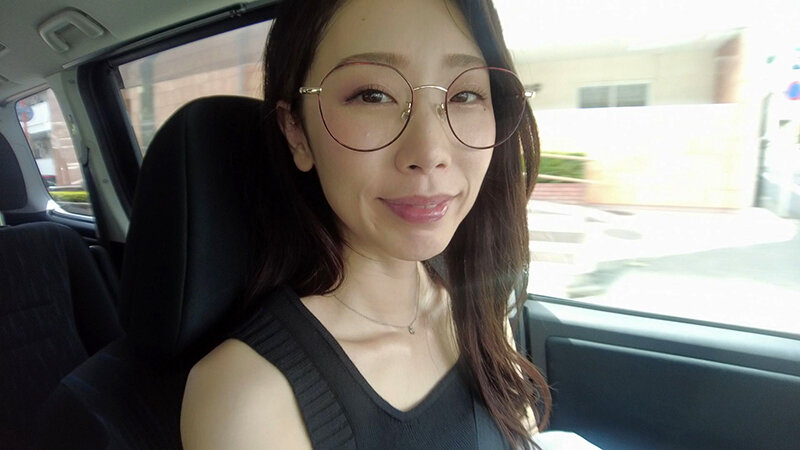 精飲美淑女 久しぶりにザーメンを味わいたいシンママとお泊りゴックン野外デート