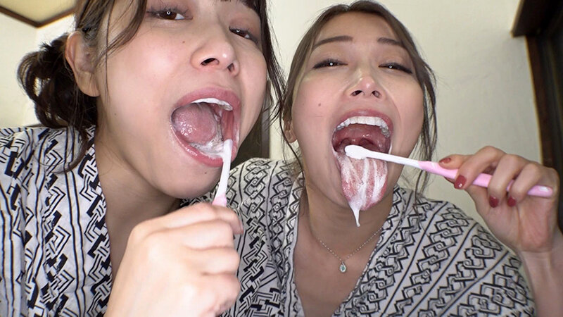 長舌レズ露出 ベロを絡ませ唾液だらだら接吻デート