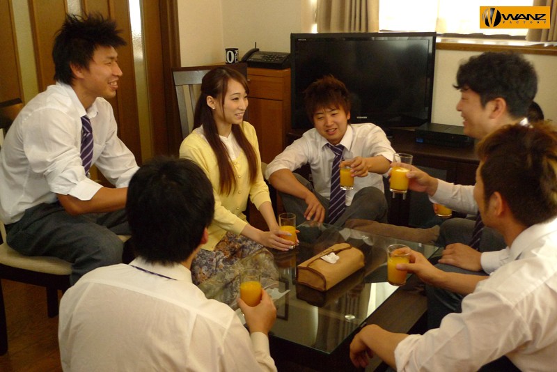 生徒に自宅を乗っ取られた若妻女教師 美人妻が奴●ペットと化す3日間の凌●劇 蓮実クレア