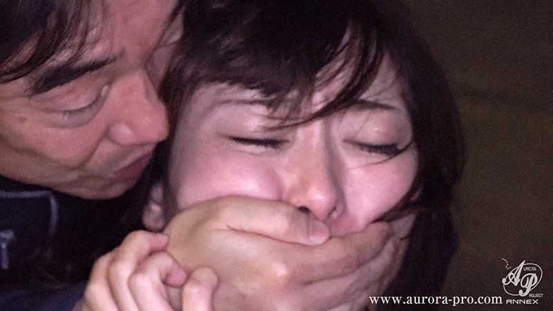 8人の、飯場の性処理娘たち