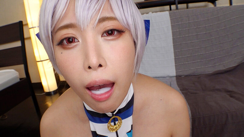 人気急上昇！予約困難な色白Eカップの個撮レイヤーみくるちゃん。すけべポーズでグチョ濡れオマ○コにおじさんチ○ポずっぽしでナマ中出し撮影会開催！