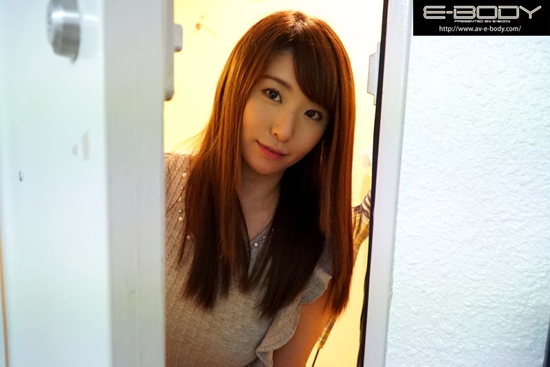 地方乗り込みアポなしAVデビュー交渉ドキュメント むっちり肉厚いい女がE-BODY独占出演! 胡桃華