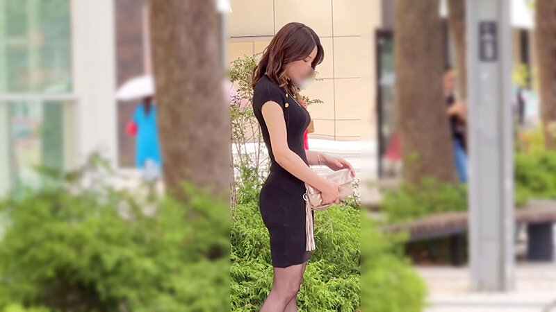 GINZA最高級ラウンジ嬢は実は人妻!泥●媚薬夜●い連続中出し!02
