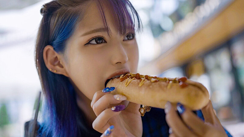 素人女子大生【限定】みつきちゃん22歳 常にマイバイブを持ち歩いてどこでもオナニーしちゃうド変態派手髪JDと性欲爆発SEX!!