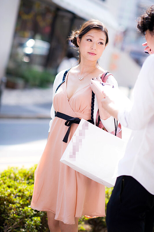 牝イキ熟女3 牝臭が漂うイイ女たちの本音、イカせて欲しいんです！！12名