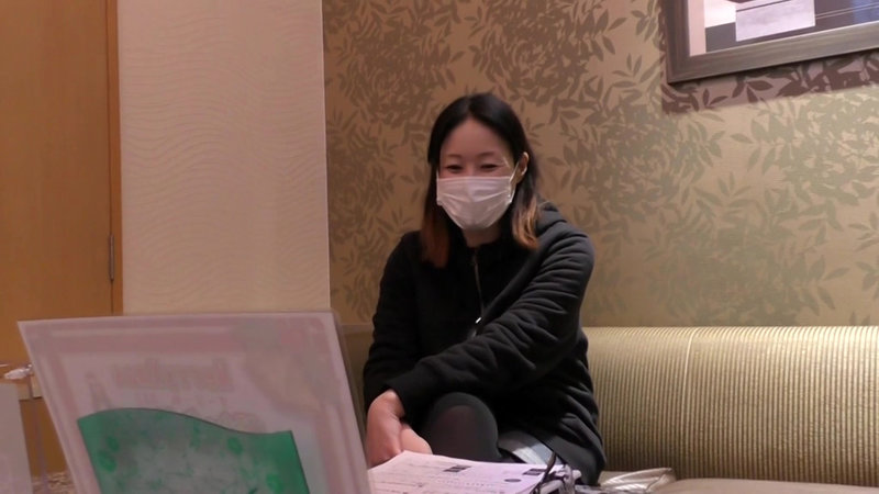 ダブルワークの人妻たち…