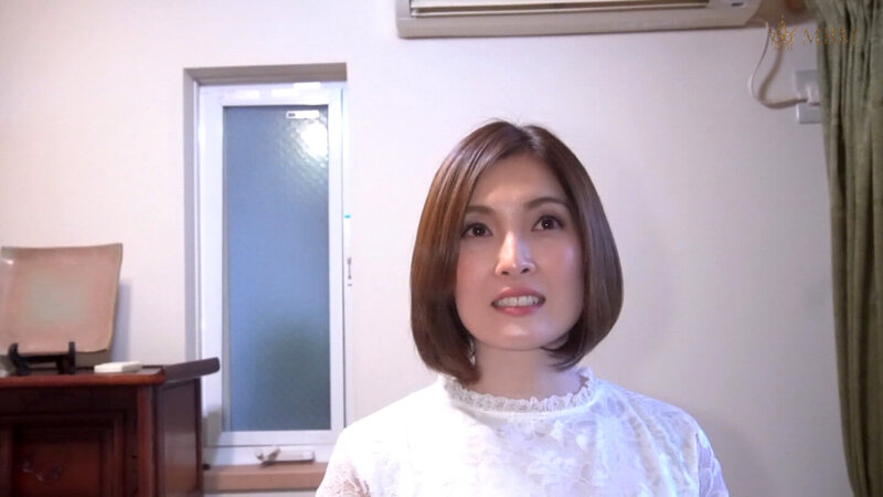 街で声を掛けた奥様の自宅でアンケートに答えていただくことに…説得と謝礼金で下着ショーから電マやおもちゃ責めで淫乱モード発動！本能丸出しで快楽を求める清楚系奥様に中出しSEX！