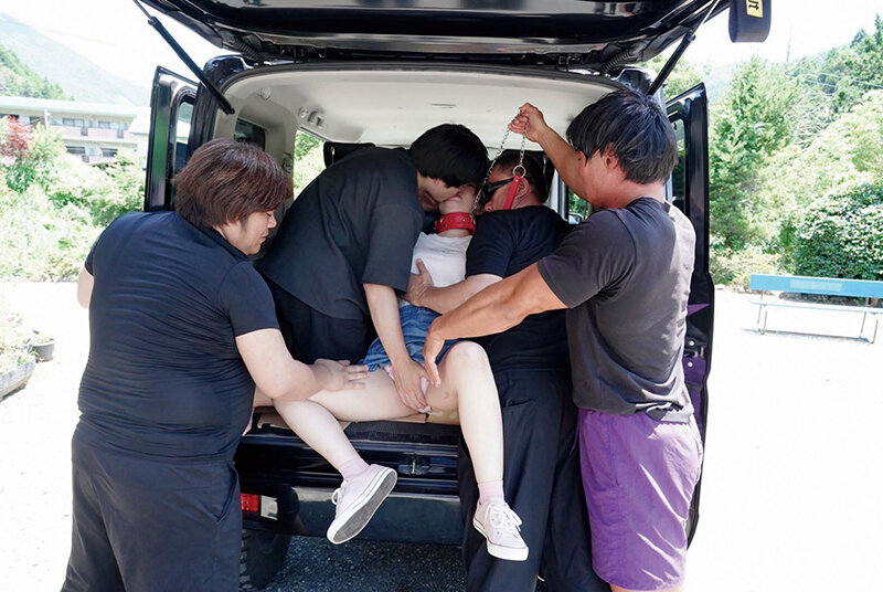 変態男達による野外露出調教 神チチ爆乳!羞恥快楽輪● 聖璃とあ