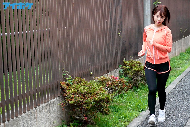 「どこまで触るんですか…?(心の声)」 スケベ整体師にイヤと言えない制服少女 桃乃木かな