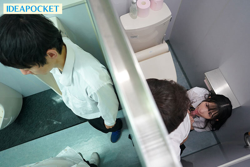 バレたら退学!!でも断れない!!絶対に見つかっちゃいけない学校内で声我慢こっそりFuck 鈴乃ウト