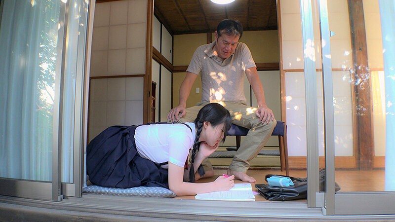 おぼこいマ●コは祖父のいいなりATM 処女を捧げた祖父の前で寝取られ￥交。 有馬美玖