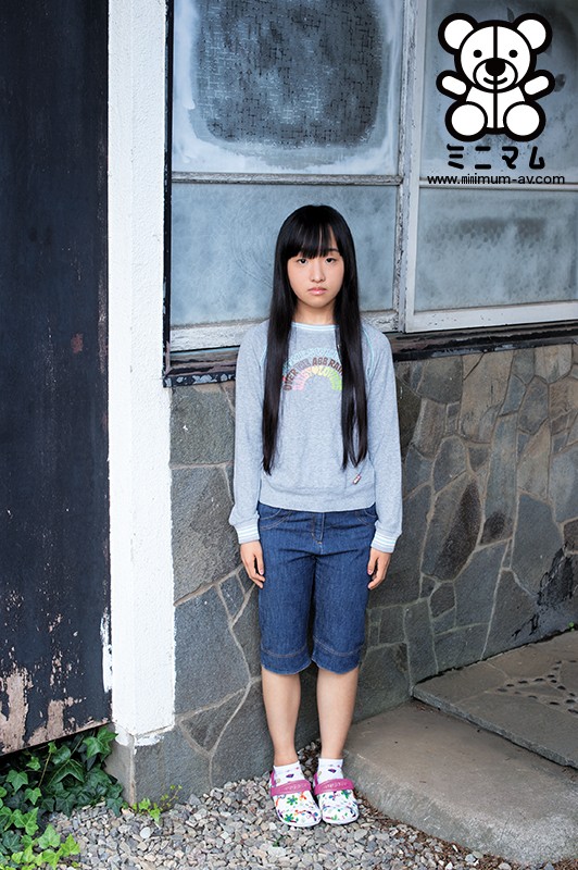 偶然見つけた。とある少女の記録ビデオ。めい 無毛