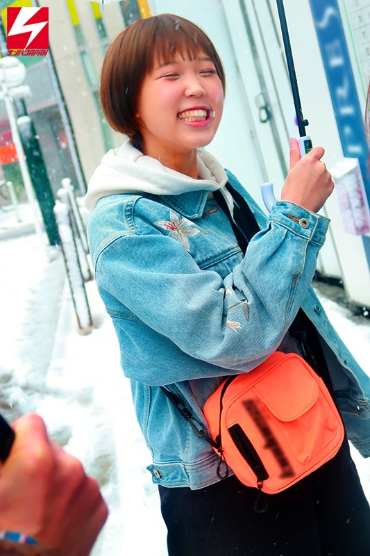 脱いだら巨乳だった！ 宴会で盛り上げてくれそうな芸人志望りこちゃん 爆笑させたオヤジに30分後、巨チンぶち込まれ半泣きになるまでイカされまくり！