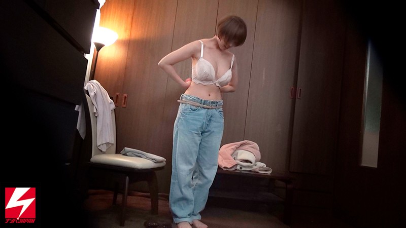 脱いだら巨乳だった！ 宴会で盛り上げてくれそうな芸人志望りこちゃん 爆笑させたオヤジに30分後、巨チンぶち込まれ半泣きになるまでイカされまくり！