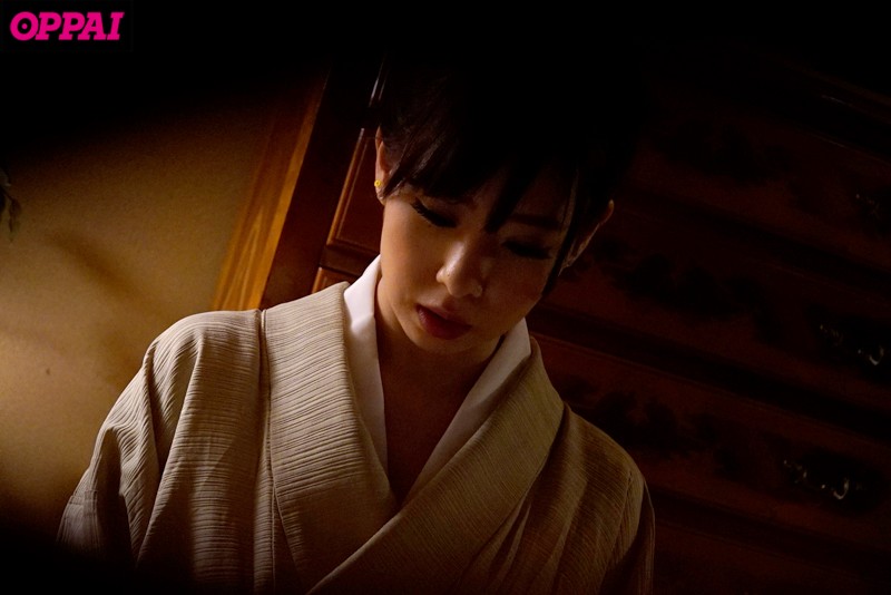 抜きなし和風マッサージ店で働く巨乳で噂の看板娘に抜いてもらえるか潜入調査！評判通りの巨乳で押しにも弱かったのでその後口説き落としてAVデビュー！！