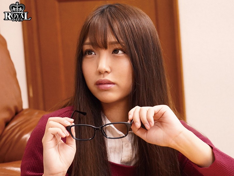 僕の姉は地味で控えめですが、眼鏡を外すと絶世の美女で、長年の想いを告白したら素股からの生挿入で初中出しをさせてくれました。 木下ひまり