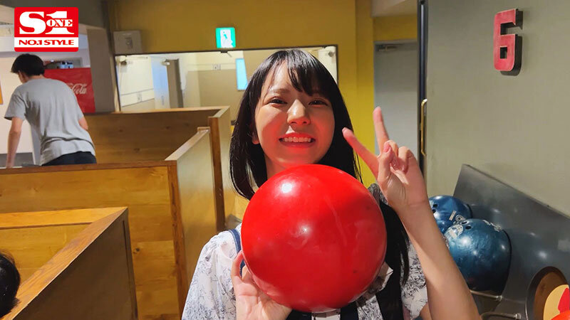 清楚系な彼女が裏では発作的ヤリマン女!?所構わず勃起させ強引にハメてくるむっつり本性むき出し初デート!! 浅野こころ