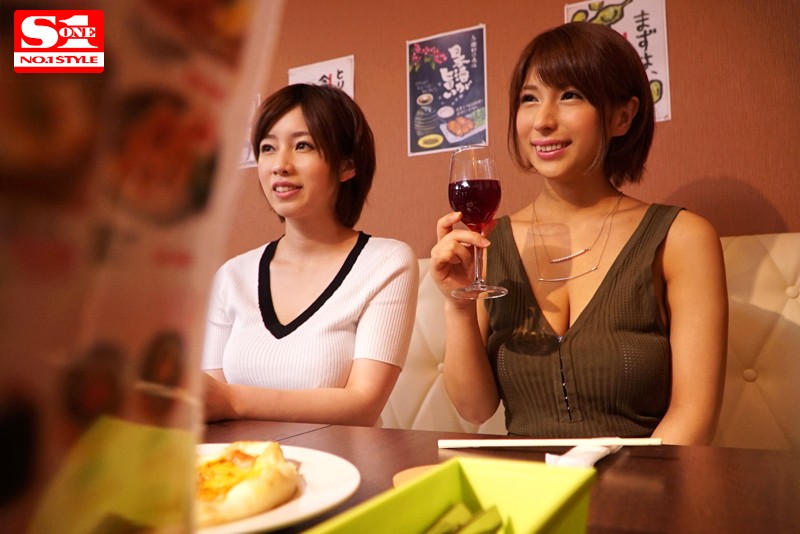 相席居酒屋でナンパした巨乳美女2人をお持ち帰り。Hな王様ゲームで気を緩ませたらガードの堅い女友達も誘って夢の4Pセックスできるか