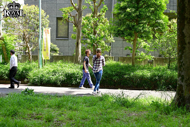 突撃!凄マン強●中出し! シロウト男性を徹底的に痴女りまくって生挿入!生膣内射精SEX 蜜美杏