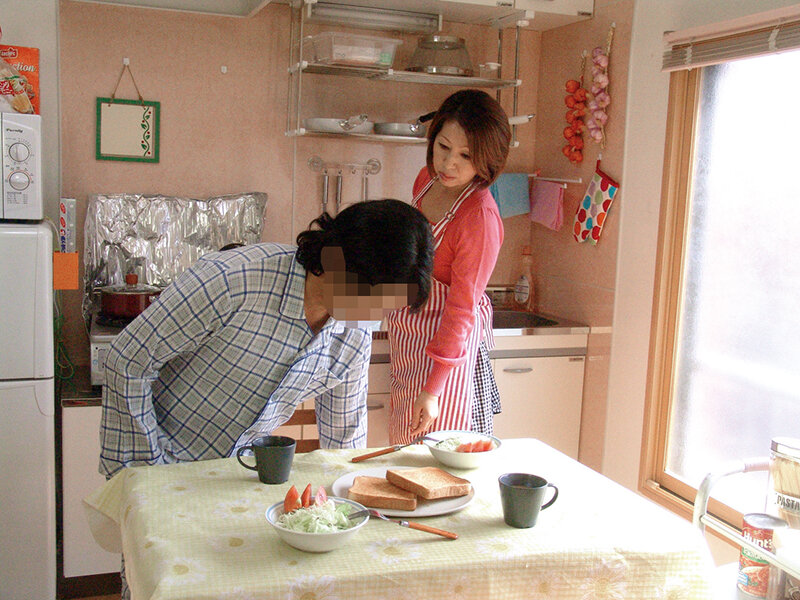 「どっちに挿入れたいの？」巨乳な義母と叔母にはさまれちゃう相姦性活4時間