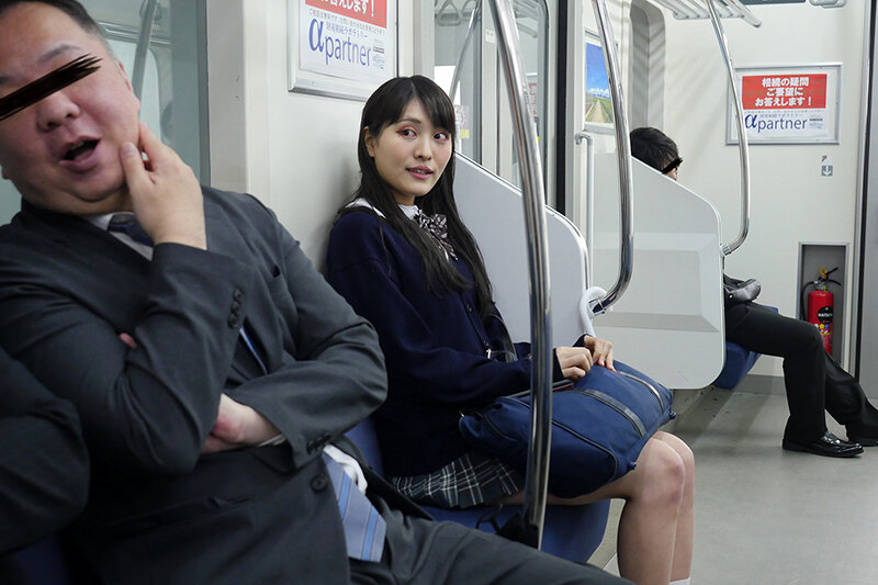 周りにバレないように萌え袖手コキでこっそり何度も射精させる小悪魔J系