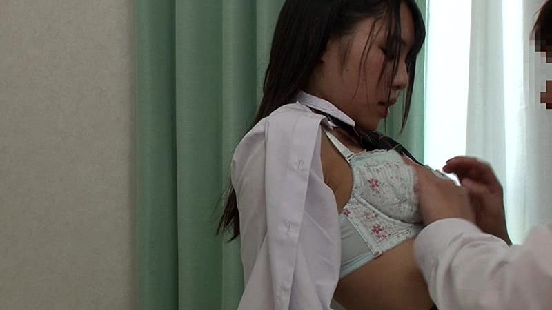 友達の彼女に何度も中出し! ボクの友だちが、彼女連れでボクの部屋にやって来てノロケまくりでムカつく!! しかも隠していたAVを見つけられオナニー野郎とバカにしてくる。帰った後、悔しくて彼女をおかずにオナニーしようとしたら、先ほどの彼女が一人再訪問。 3