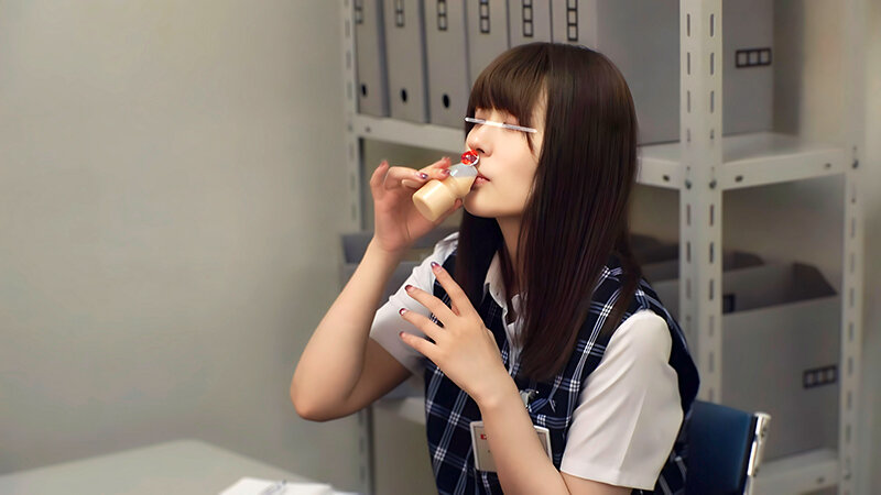 乳酸飲料販売レディが新商品を試飲したら性欲増進の媚薬効果でキメセク研修