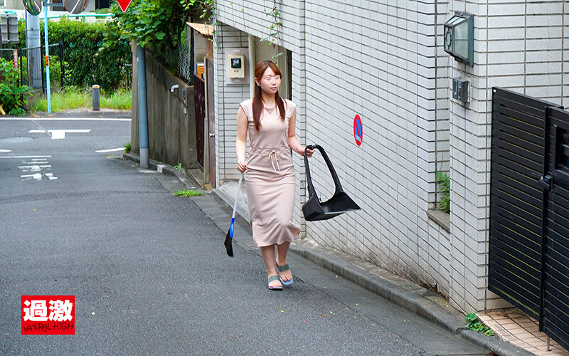 媚薬チ○ポで即ハメ中出しされた後も完全にキマるまで侵入者に居座られ意識がぶっ飛ぶほどイカされまくる貞淑妻2 反りイキ巨尻妻