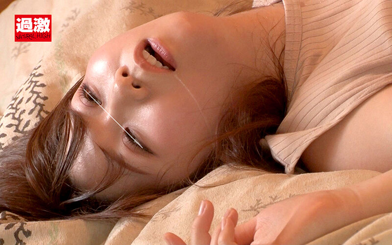 媚薬チ○ポで即ハメ中出しされた後も完全にキマるまで侵入者に居座られ意識がぶっ飛ぶほどイカされまくる貞淑妻2 反りイキ巨尻妻