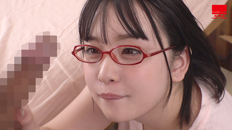 数年ぶりに帰省したら初恋の幼馴染(巨乳で恵体)が未だに自称家事手伝いのメガネ喪女だったので俺が干物マ●コを覚醒させて引きとってあげた 愛宝すず