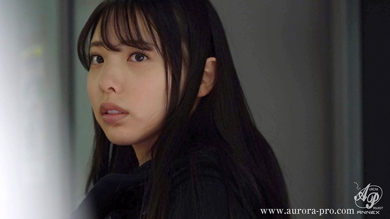 下卑た小父様たちに輪されるって蕩けちゃう…。 白桃はな