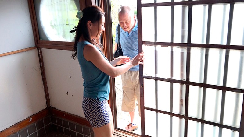 かつて講師まで務めた凄腕の元エステティシャンの人妻が10年ぶりに復帰、自宅でエロい回春サロン始めるってよ。 晴美