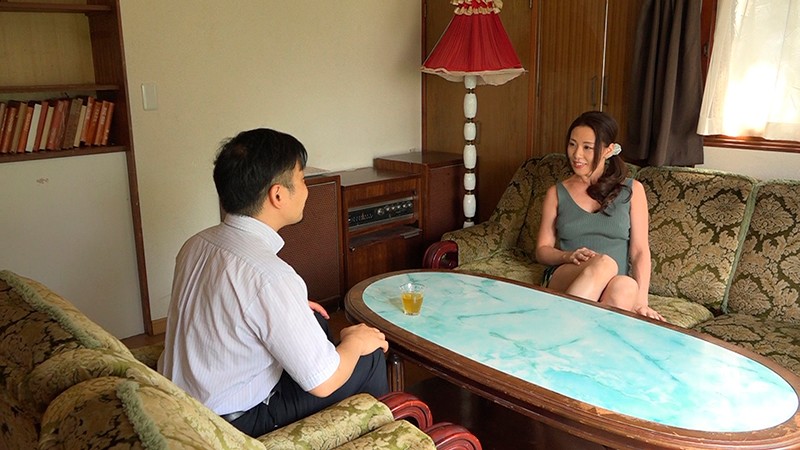 かつて講師まで務めた凄腕の元エステティシャンの人妻が10年ぶりに復帰、自宅でエロい回春サロン始めるってよ。 晴美