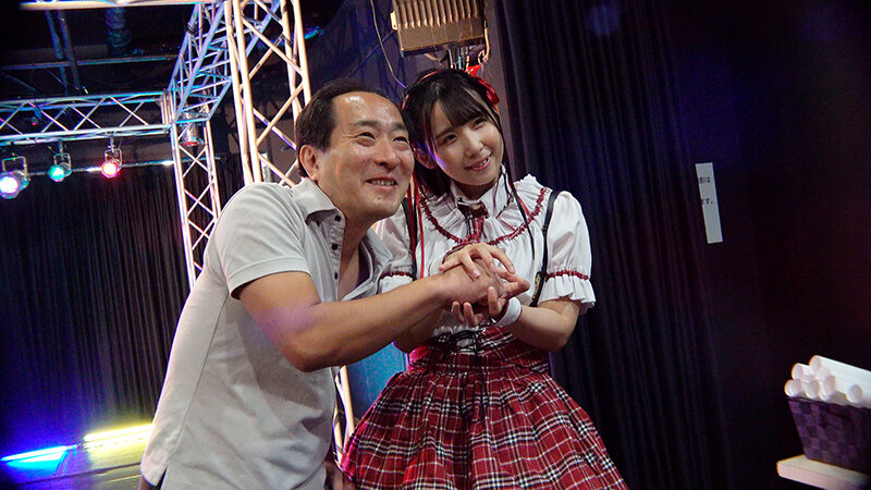おじさん童貞純情物語~恋する地下アイドル~ デビューから応援していた25歳年下の地下アイドルから告白されて付き合って童貞を卒業した中年独身男の奇跡の初恋ドキュメンタリー