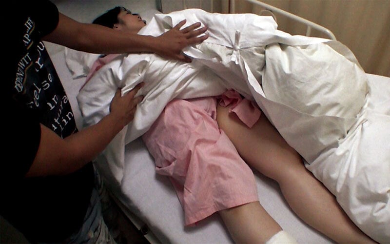 誰か助けて!入院中に襲われた人妻 院内レXプ4時間