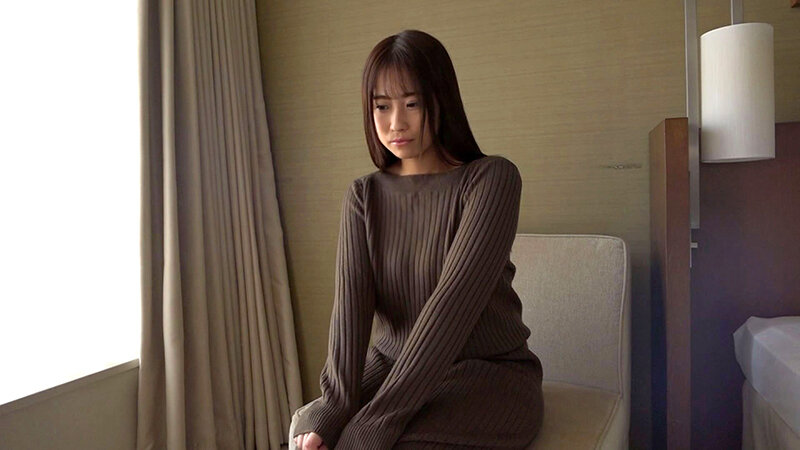 地味なのに脱いだらすっごーいロケット乳の極上ボディーのムチムチ素人娘さん。