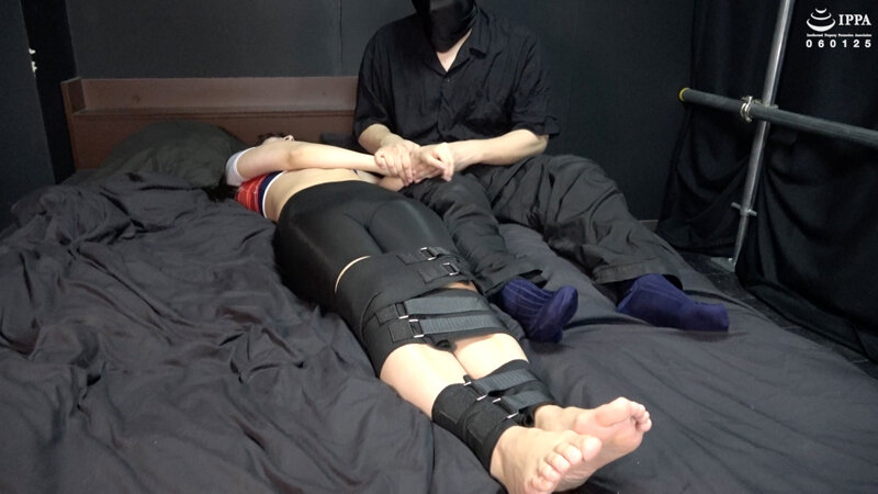 「大暴れで素直にはさせてくれないさららちゃんのくすぐりストレッチ！」わかしラボVol.035- 2 宇流木さらら