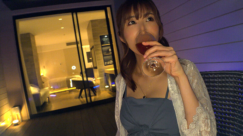 【巨乳Icupセレブ妻】マッスル vs セレブ妻 スライム美乳の美女妻を筋肉チ○ポでハメ堕とす!正常位M字の完全に子宮種付け受け入れで 中出しされて脳みそ昇天妻 個撮SEX【マッチングアプリ罠】