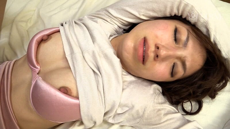 こんな事になるなんて…野獣に豹変した男に無理やり媚薬を飲まされ…レ〇プ被害の熟女!