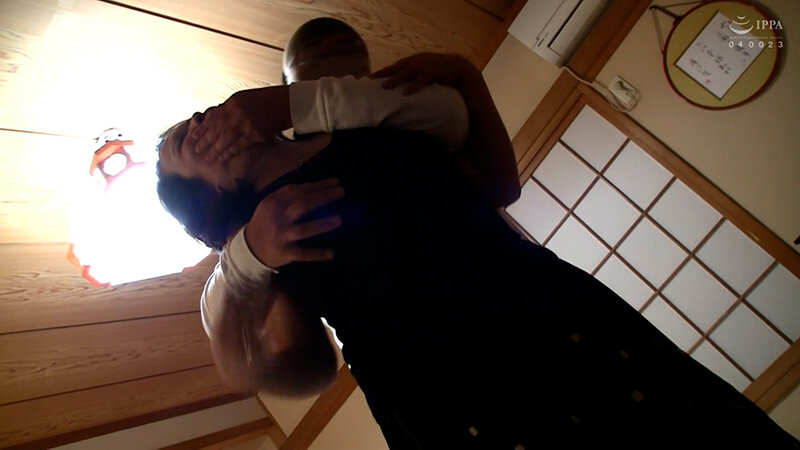 就寝前に突然の押し入りレ○プされた婦人会長さん。日頃の鬱憤をレ○プで晴らす暴行録