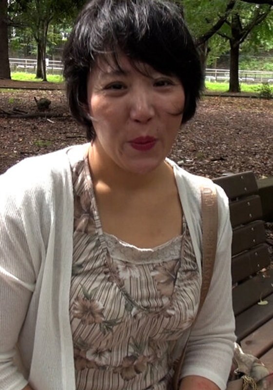 最近ご無沙汰の火照りを感じたくてAV出演の未婚の熟女さん！M気質全開で手を縛られローターで激イキ変態SEX！