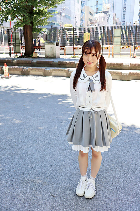 小悪魔美少女 エロビッチ育成委員会 エッチごっこが大好きなGカップ美乳美少女に生SEXの快感を教え従順中出しラブドールへ 佐藤しお