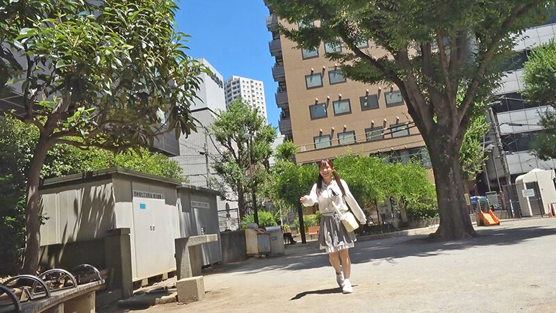 小悪魔美少女 エロビッチ育成委員会 エッチごっこが大好きなGカップ美乳美少女に生SEXの快感を教え従順中出しラブドールへ 佐藤しお