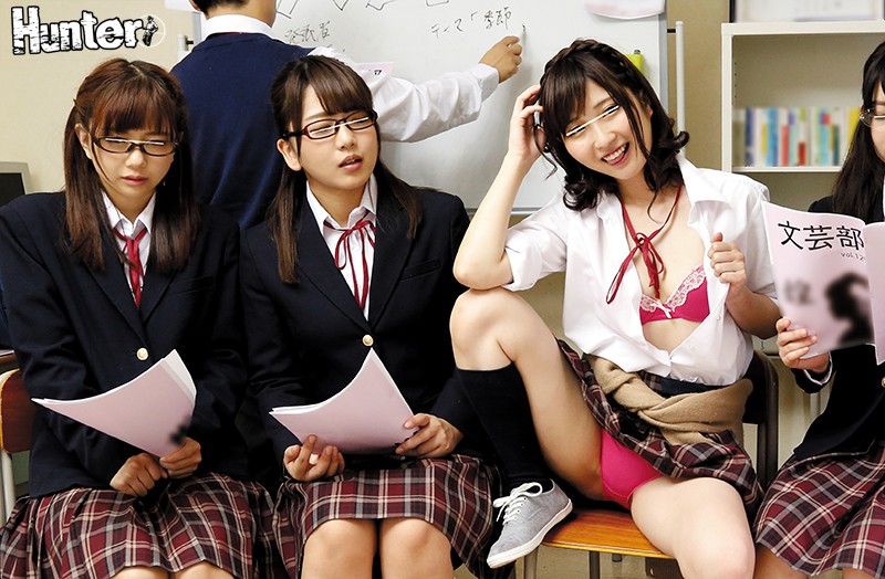 場違いなヤリマンの入部で女子部員全員がヤリマン化！男子も女子もウブで真面目な生徒ばかりのお堅い文芸部になんとヤリマンが1人入部してきた！！部活動もそっちのけでパンチラ胸チラで男子部員を誘惑すると、所構わずヤリまくり！恥ずかしくて見て見ぬふりの毎日だった女…