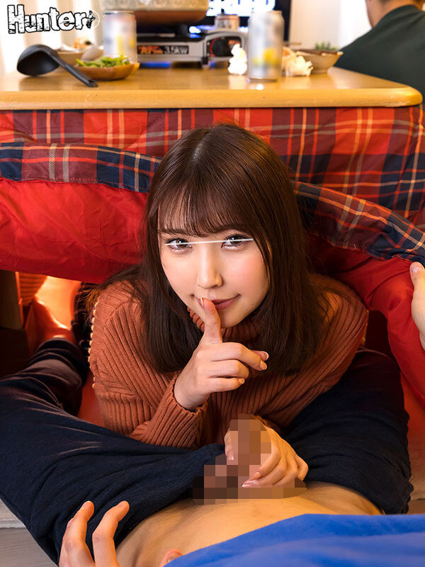 「いつもより濡れちゃった…」こたつ内NTR!親友の前で親友の彼女とこたつの中でバレないようにこっそり濃厚セックス!