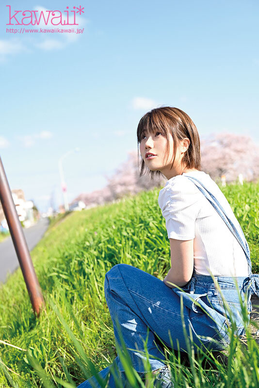 学校、クラスで可愛かった子たちがAV女優として初エッチした6時間 女子大生、アスリート、美容師、アイドル、保育士 撮影に慣れてない初々しく生々しいSEXコレクション