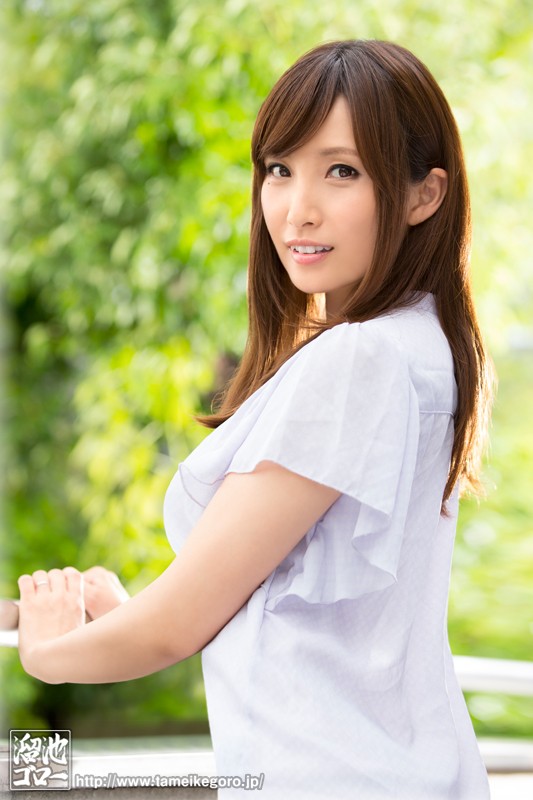 恥かしがり屋の天然Fカップ!!38歳 本物人妻!家族に内緒でAVデビュー!!「私、夕方5時には帰らないといけないんです…」 神谷秋妃