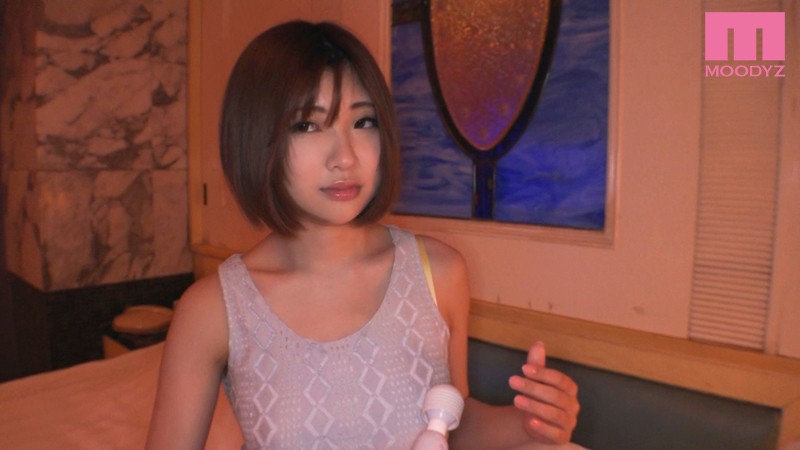 都内のトレーニングジムで働く乳輪が綺麗な巨乳アルバイトちゃん 筋肉もおっぱいも性感帯も発育させたいから彼氏を説得してAVデビュー！！ 石川祐奈