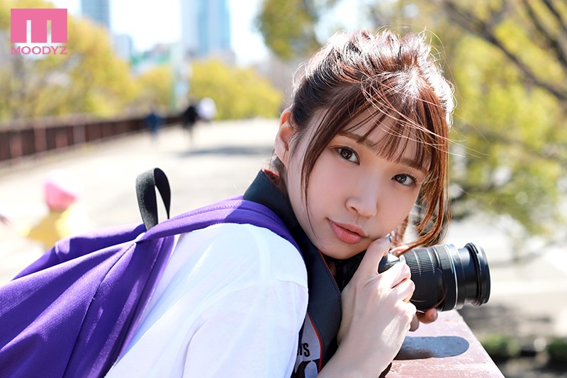 SNSフォロワー13万人！ アカウント名はちょっと言えませんが超大御所芸能カメラマンのアシスタントもやっている美少女インフルエンサー超敏感で中イキ痙攣AVデビュー！！