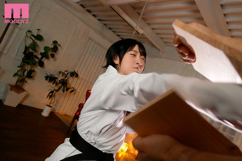 新人 空手美少女だけど、結婚もしてます。AVDEBUT 柚木結愛